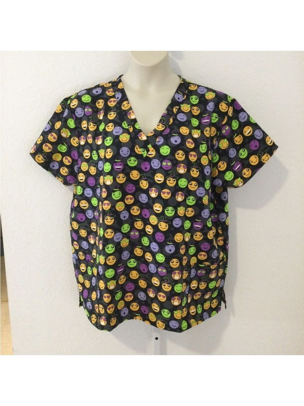 Cassandra O Spooky Reaction Halloween theme scrub pullover Womans 2XL